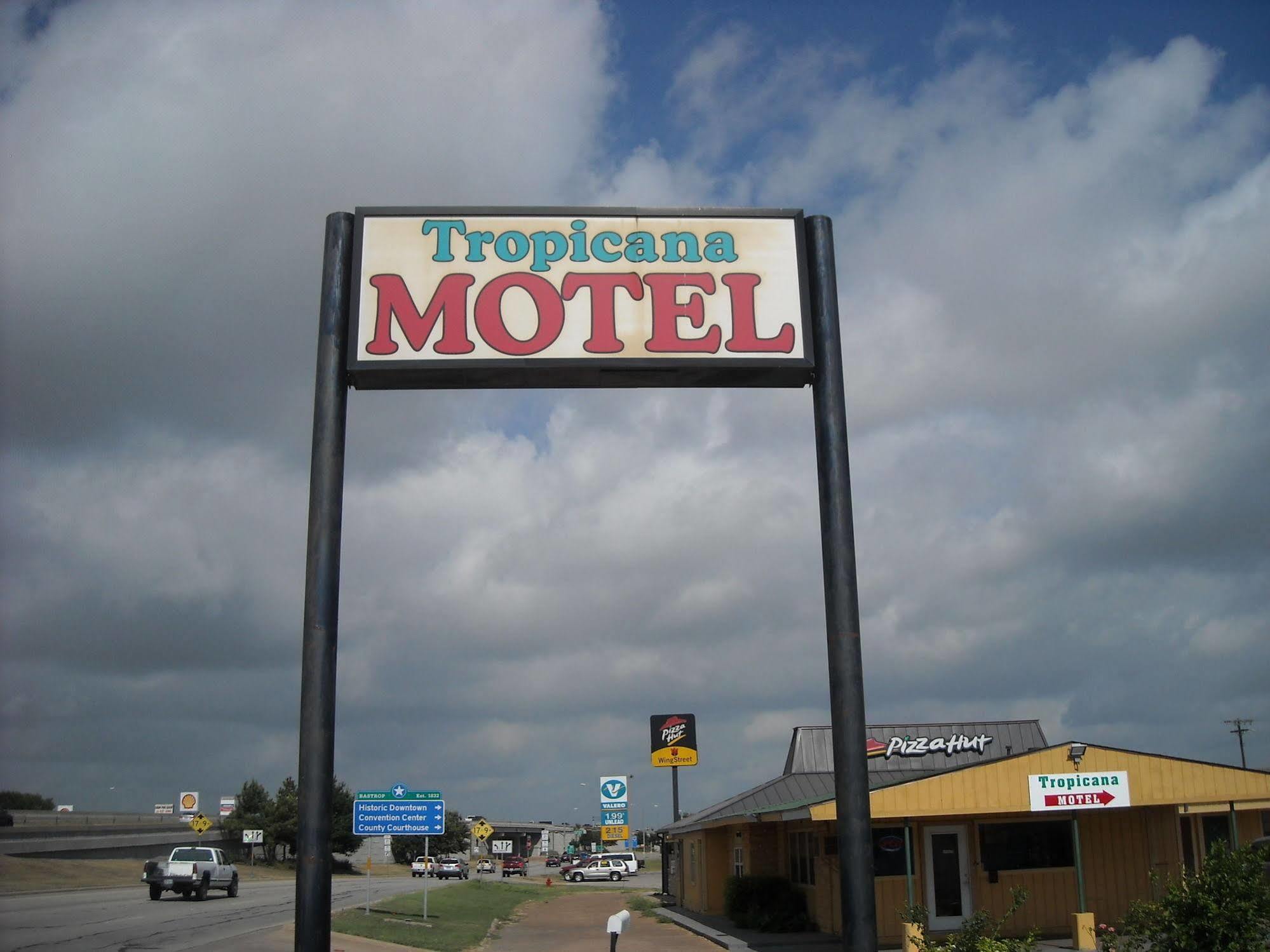 Tropicana Motel Bastrop Exterior photo